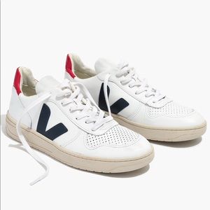 Veja V-10 Sneakers - BRAND NEW